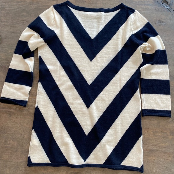 Classic Navy and Cream Chevron Sweater - Picture 9 of 9